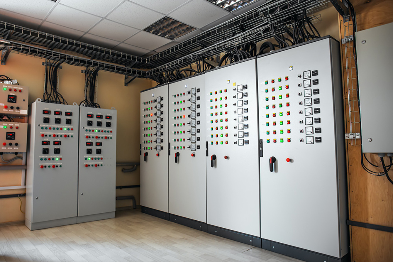 Schalt­anlagen­bau bei MM Elektrotechnik in Germering